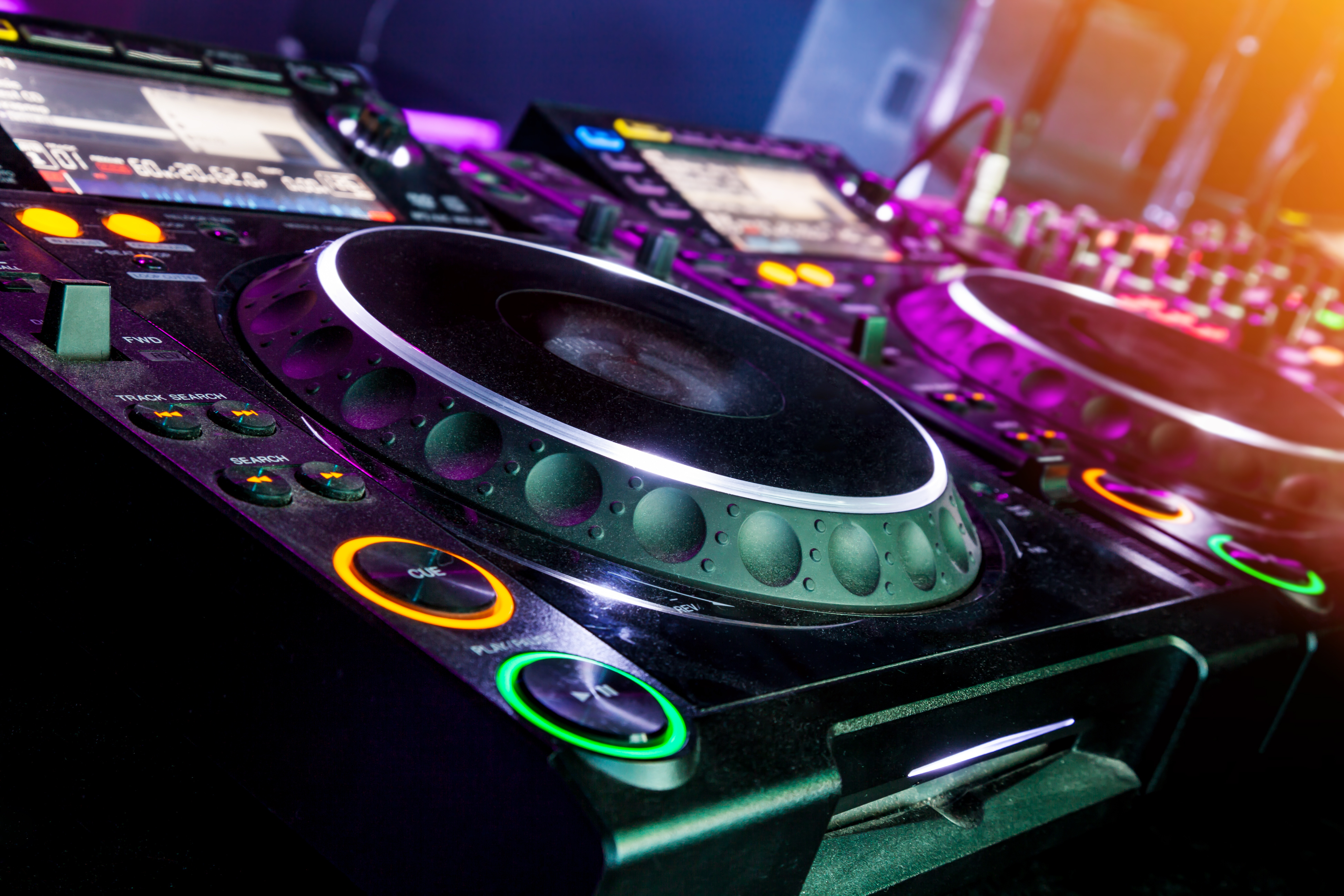 DJ